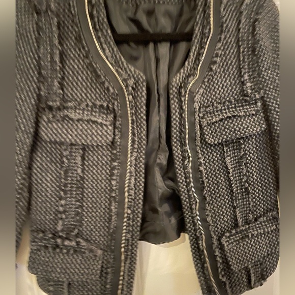 Hinge Size S , Black / Grey raw edge high low blazer - Picture 3 of 13